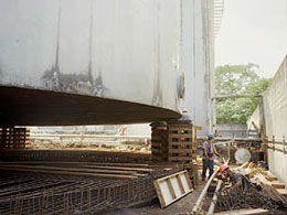 Removing the Lid with Crane
