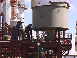 Removing the Lid with Crane